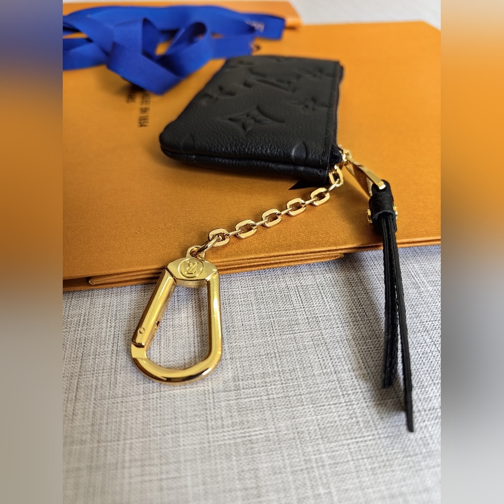 Louis Vuitton Black Key Pouch - Picture 9 of 13